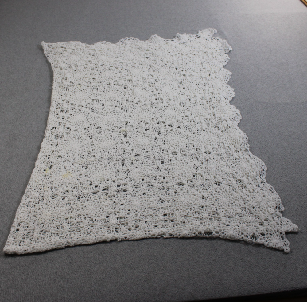 Vintage Handmade Tablecloth 68x45 Large Crochet Lace Scallop Edge Cottage READ